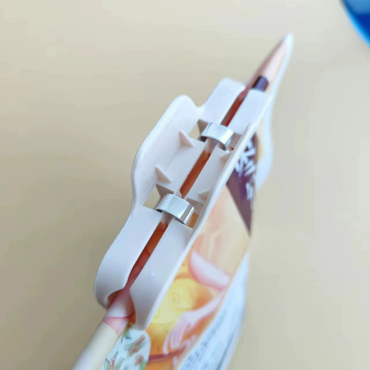 4Pcs/Set Portable Sealed Clips Kitchen Storage Food Snack Seal Sealing Bag Clips Sealer Clamp Plastic Tool Kitchen Accessories